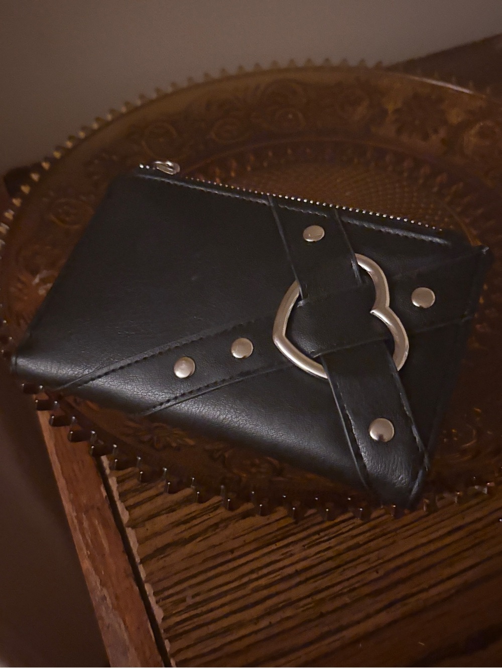 Heart Buckle Womens Zip Wallet in Black - Like New
